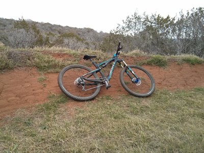 Singletrack berm action