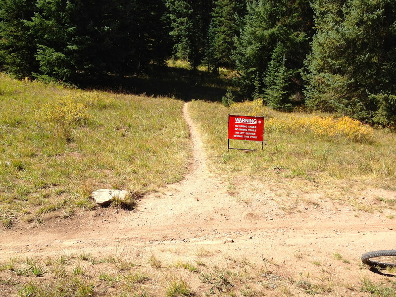 Yer gonna die!  Well, probably not, but a stern warning from Vail resort anyways...  This is where Cougar Ridge Trail branches off of Grand Traverse.