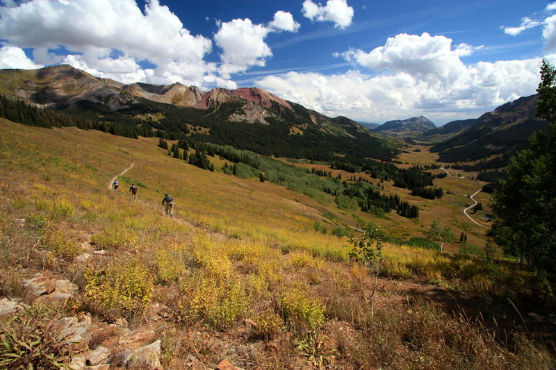 Starting a well earned descent on Trailriders Trail 401.