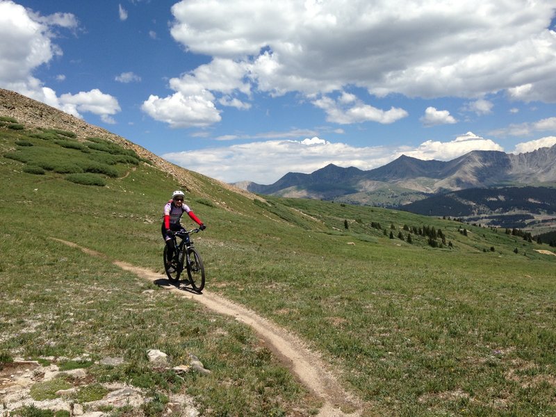 Descending towards Kokomo Pass