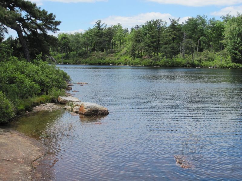 Lunch stop along Lake Awosting