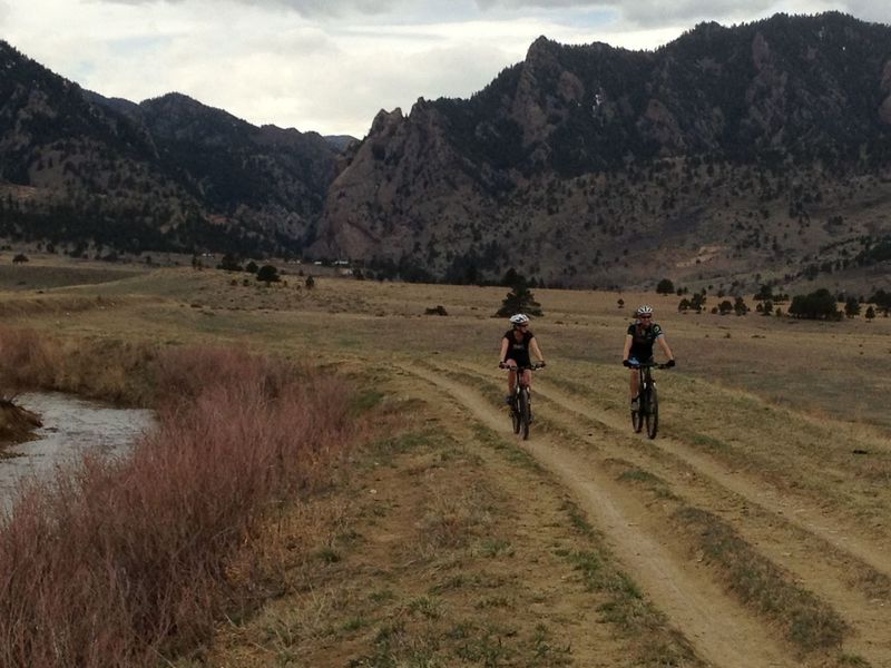 Mellow riding on the Community Ditch trail