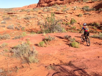 Making the hard left turn.  You eventually climb up onto the sandstone cliffs in the background.