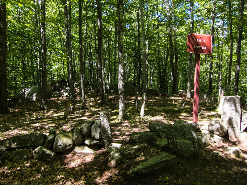 Leavitt cemetery on Chipmunk Trail