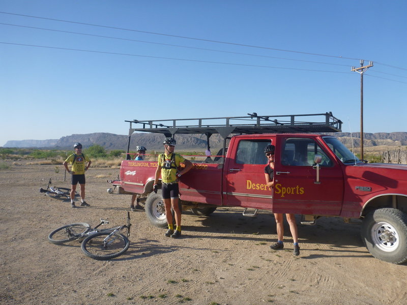 Desert Sports Sunday morning ride getting ready to roll out.