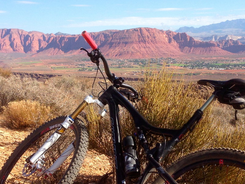 View north toward  Snow Canyon