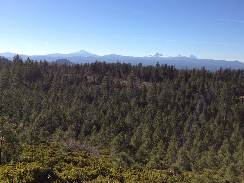 Broken Top and the Three Sisters in the distance