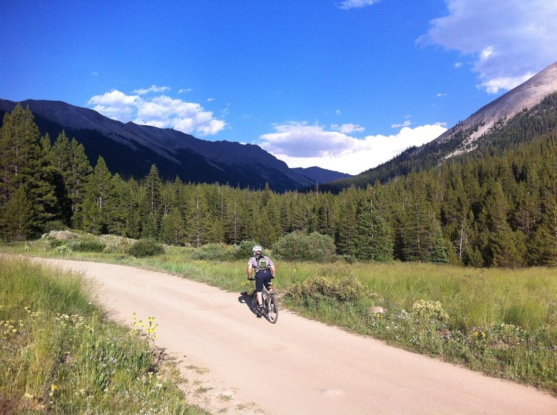 Riding up a smooth section of Lincoln Creek Rd.