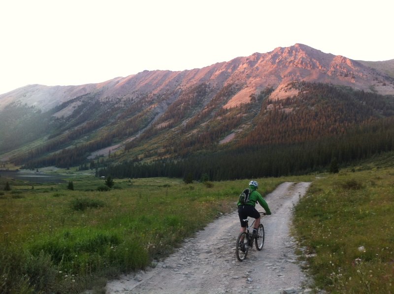 Alpenglow sunset on the mountains above Grizzly Reservoir