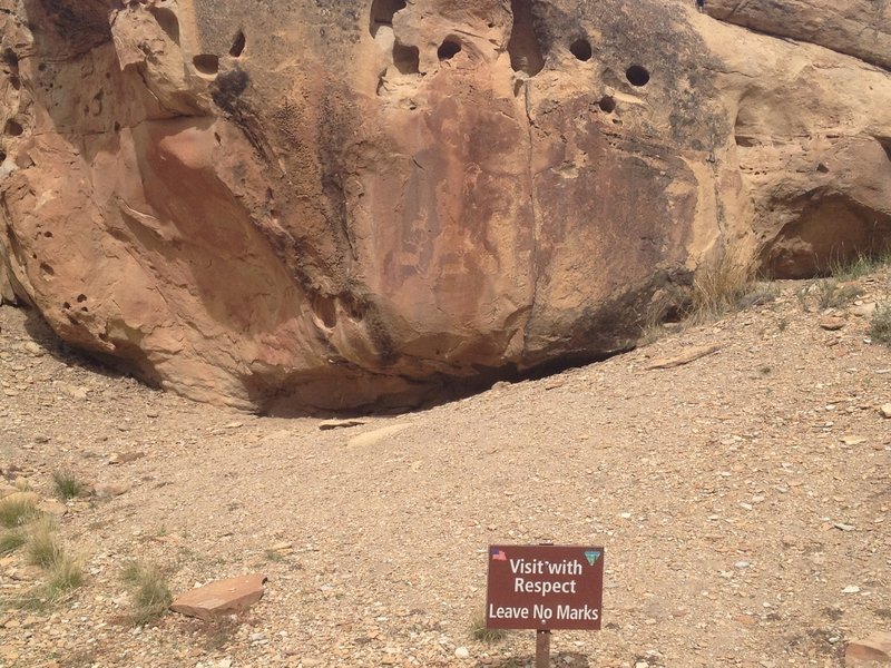 Petroglyphs near to upper loop