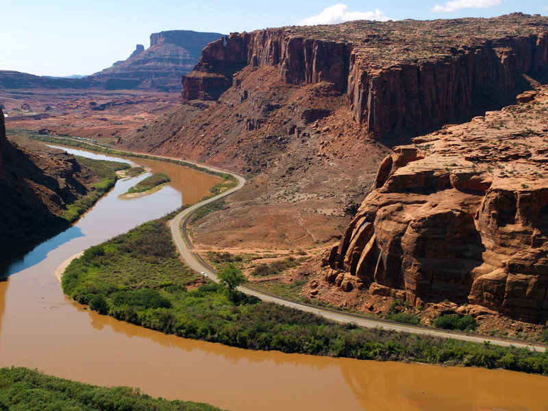 View of the Potash Road and Jug Handle Arch from Amasa Back. Can you spot the arch? It's on the left edge of the closest buttress in the center-right of the photo.