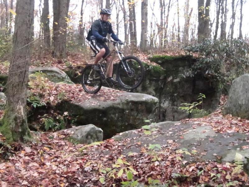 Optional boulder hopping along the main Wolf Rocks trail