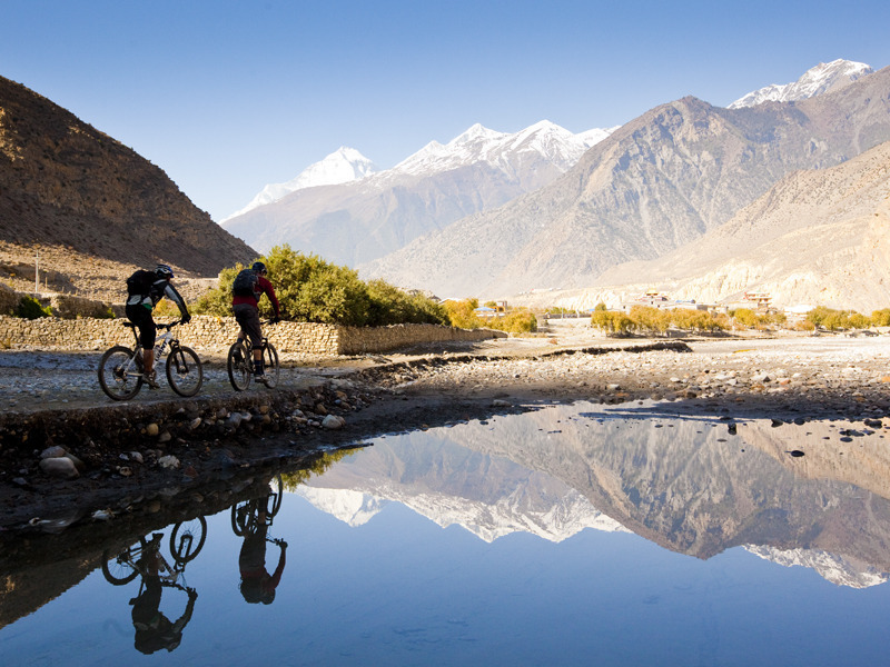 Rolling into Jomsom from Kagbeni