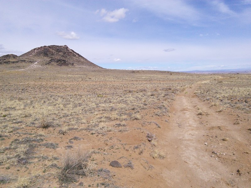 Typical doubletrack in the flatter areas between volcanoes