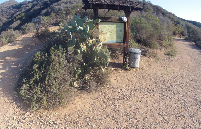 The beginning of the Backbone Trail, at the top of Inspiration Loop Trail in Will rogers State Park.