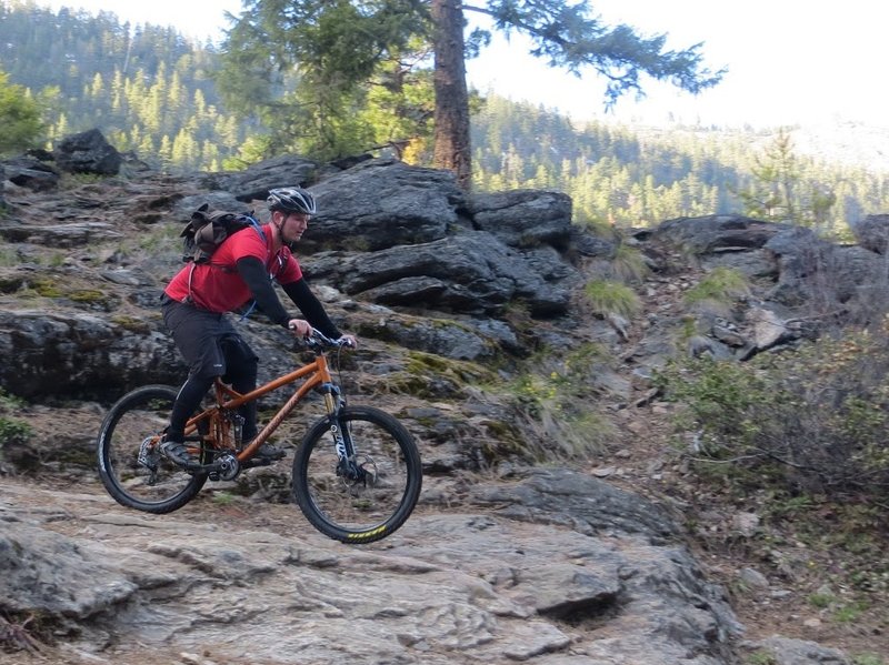 Descending rock ledges before the Rock Creek bridge