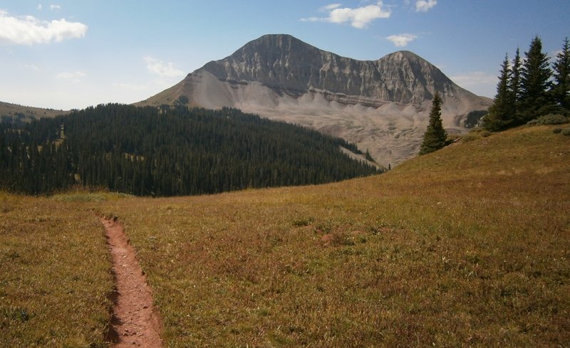 Looking south at Engineer mountain from the EMT