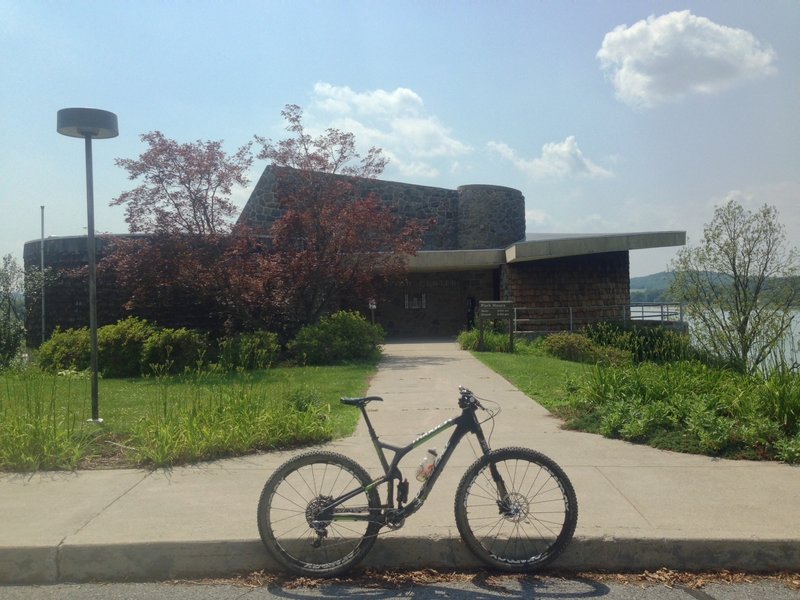 Blue Marsh Visitor Center. There is a great view of the lake from the balcony of this visitor's center. There is also a water fountain and soda machine inside.