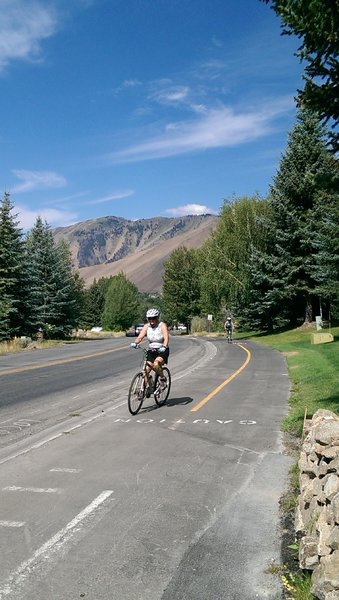 Crusing along the Saddle Road portion of the paved bike path