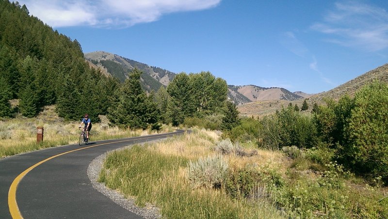 One of the best sections of the Elkhorn Bike Path