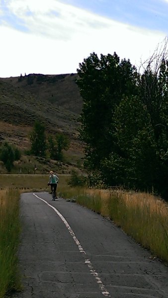 North of Ketchum on the Wood River paved path