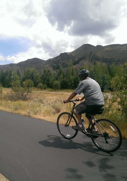 The smooth, wide path south of Ketchum