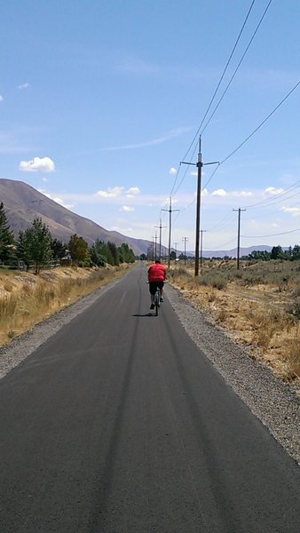 Newly paved (Summer 2014) section of path between Hailey and Bellevue