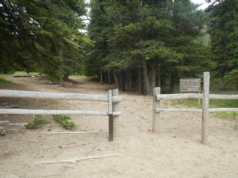 Entrance to Josephite Point Trail at Pete's Hole Reservoir.