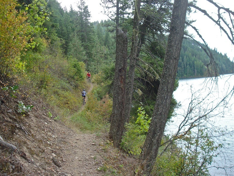 After descending from the ridge top, the trail starts its journey along the east side of Bead Lake.  Awesome views with some mild technicals along the way.