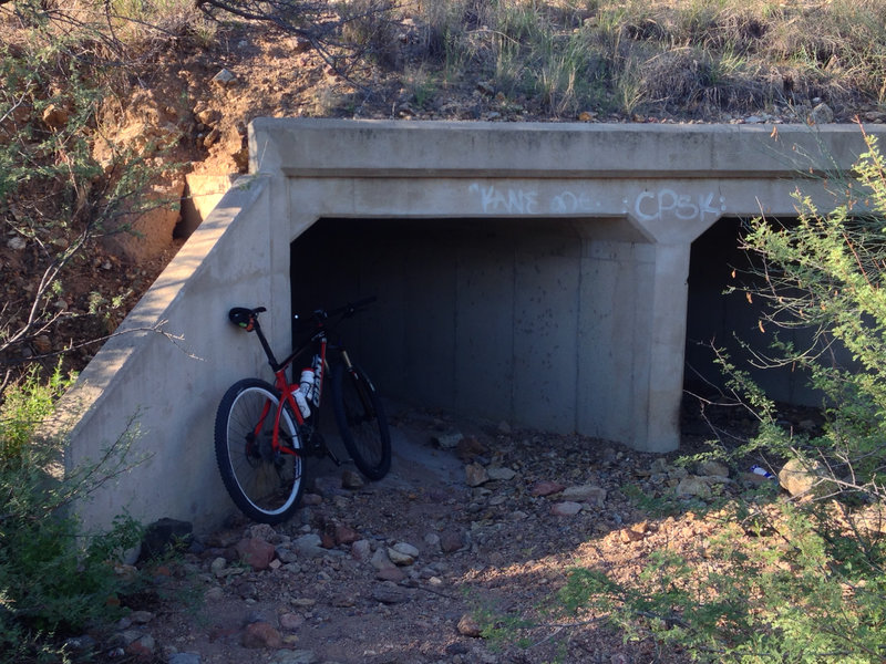 Yep, the trail goes through there. Not recommended during a monsoon storm.