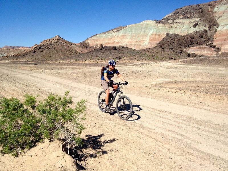 Flat easy riding on Dalton Wells Rd