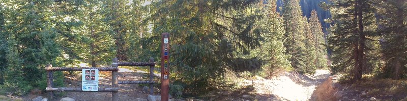 Eastern end of the Great Flume Trail at Georgia Pass Road