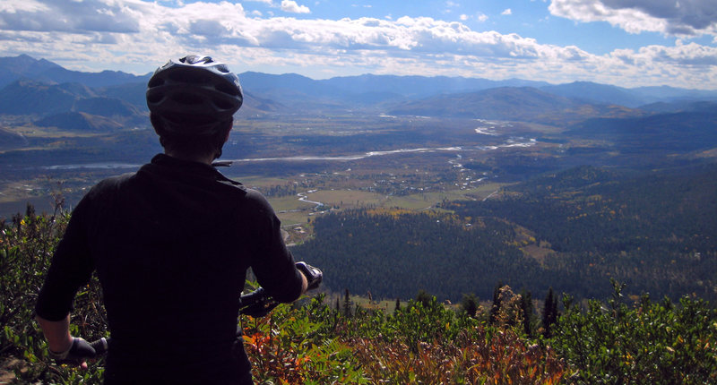 Views of Munger Mountain and Snake River down below