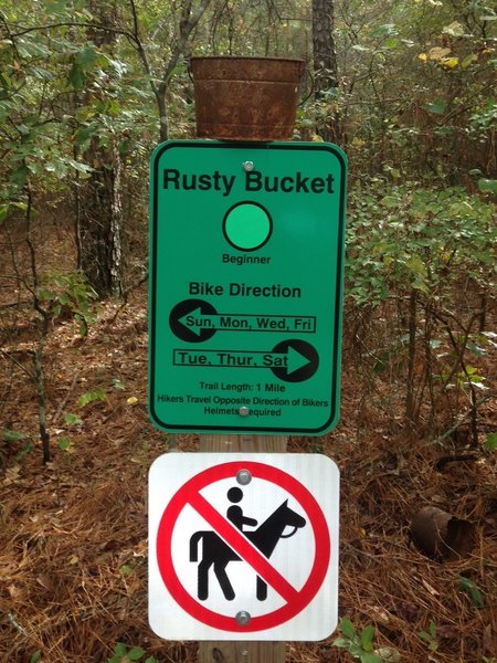 Rusty Bucket Trailhead. Note riding directions.