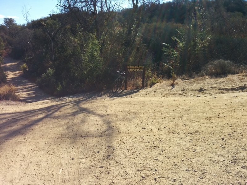 The intersection of Los Robles East, Los Robles West, and Spring Canyon Trail