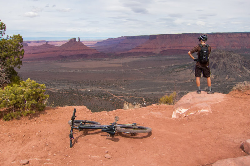 One of the quieter overlooks to Castle Valley as most stop at the previous overlook.