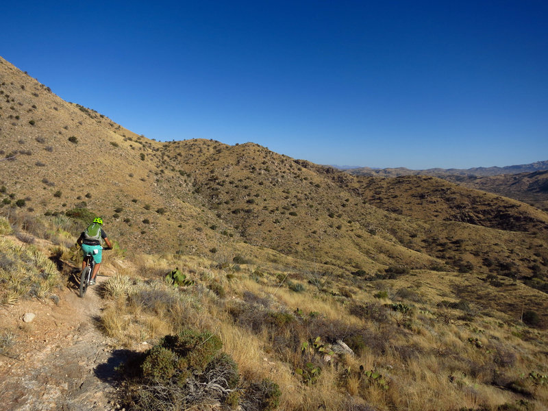 Great views and great DH's heading east on Bellota towards La Milagrosa