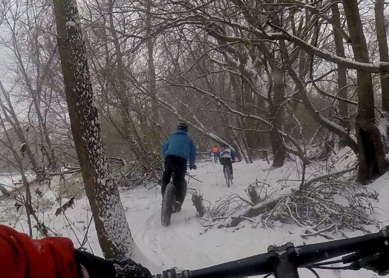 Approaching the doubletrack along the river