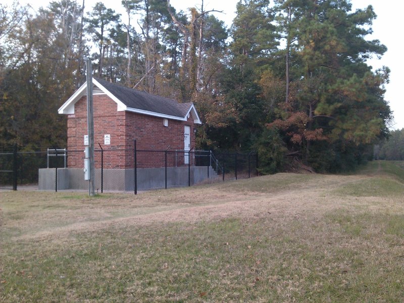 Communication shack at the beginning of North Ridge.