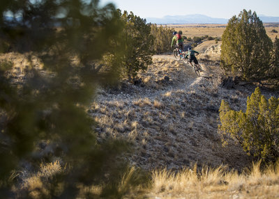 Rolling through the ridges and gullies on Outer Limits trail.