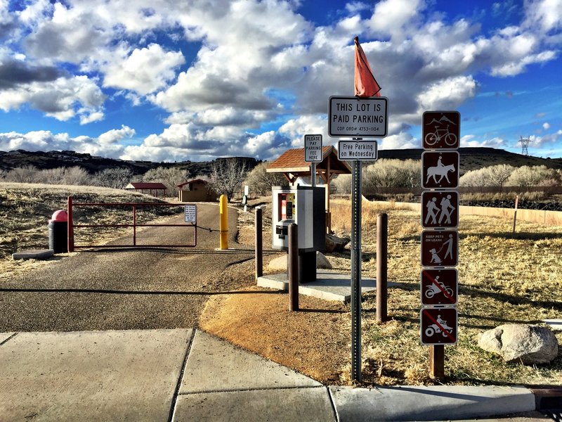 Start of the Peavine Trail with pay station
