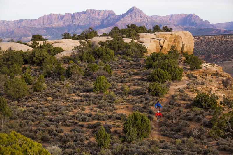 The South Rim Trail has some nice sections of singletrack through junipers and sage.