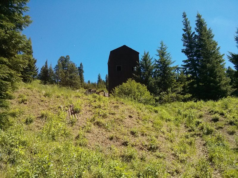 Mother Lode Mine buildings by the parking area of the Lookout Mountain Trail.