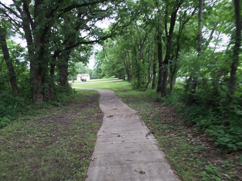 There are paved sidewalks all over this park area