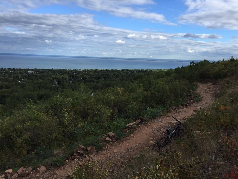 Hard to pay attention to the trail with such spectacular views!