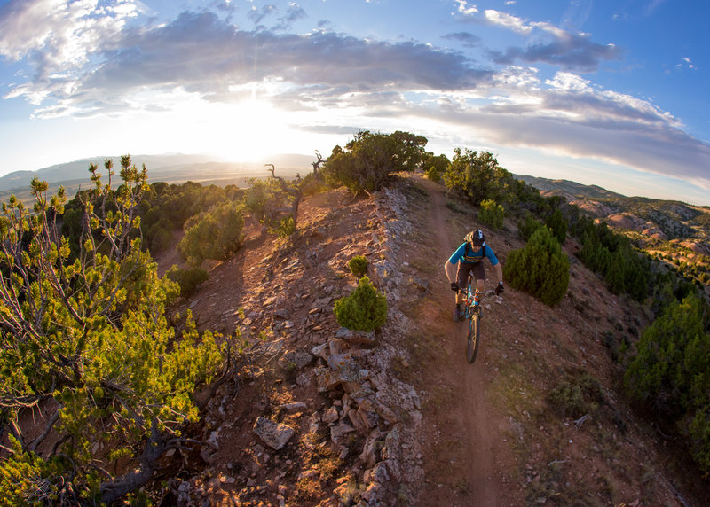 Great views and moderate exposure on the Red Ridge trail.