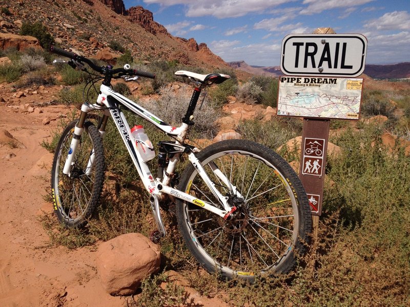 Awesome out and back ride, a challenging but super fun trail! Don't miss it if you're in Moab!