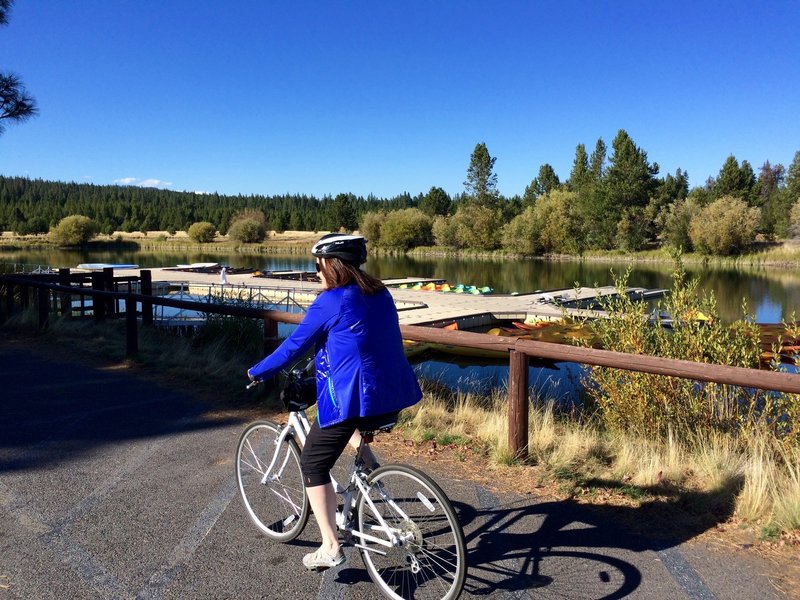 The Marina Connector ends at a marina where you can rent SUPs, kayaks, and canoes.