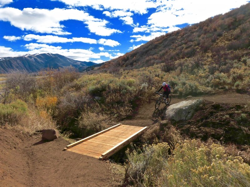 Heading north, crossing the one bridge on the Buttermilk Connector.  Aspen Mt. is in the distance on the left.