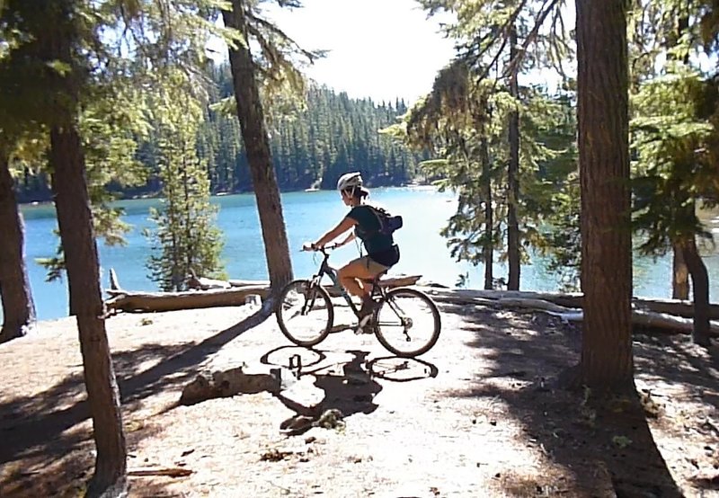 Great views of Meek Lake can be had all along the trail.